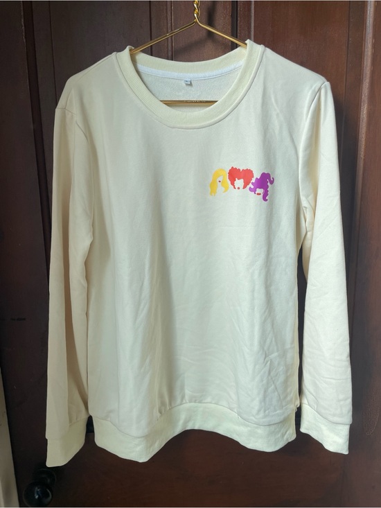 Tops - women's large long sleeve Hocus Pocus top